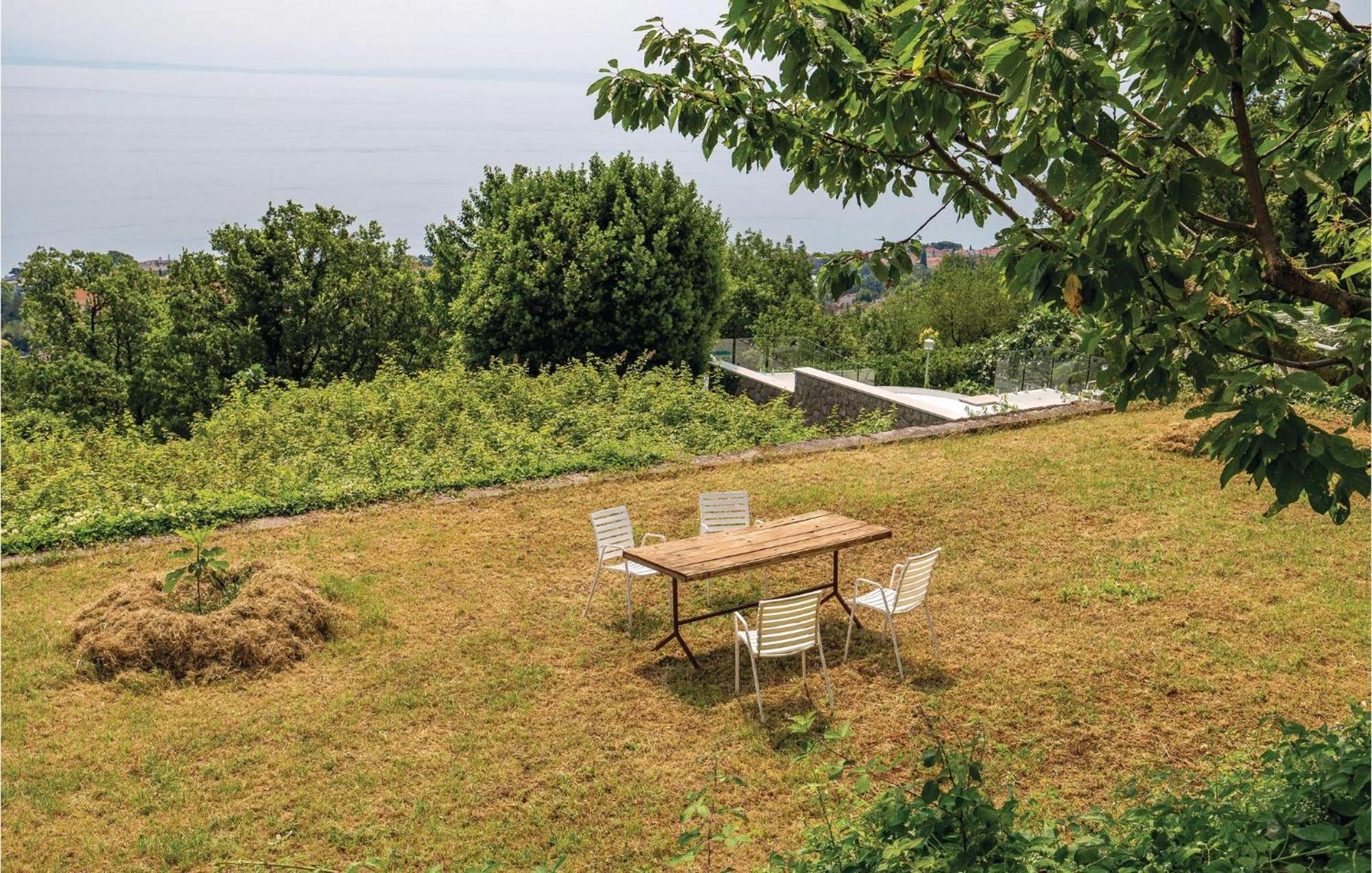 1 Bedroom Gorgeous Apartment In Lovran Luaran gambar